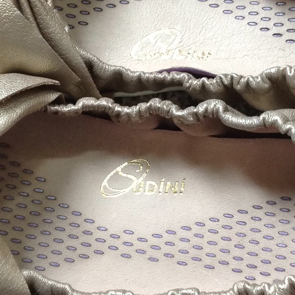 Sudini metallic gold flats - Picture 2 of 5